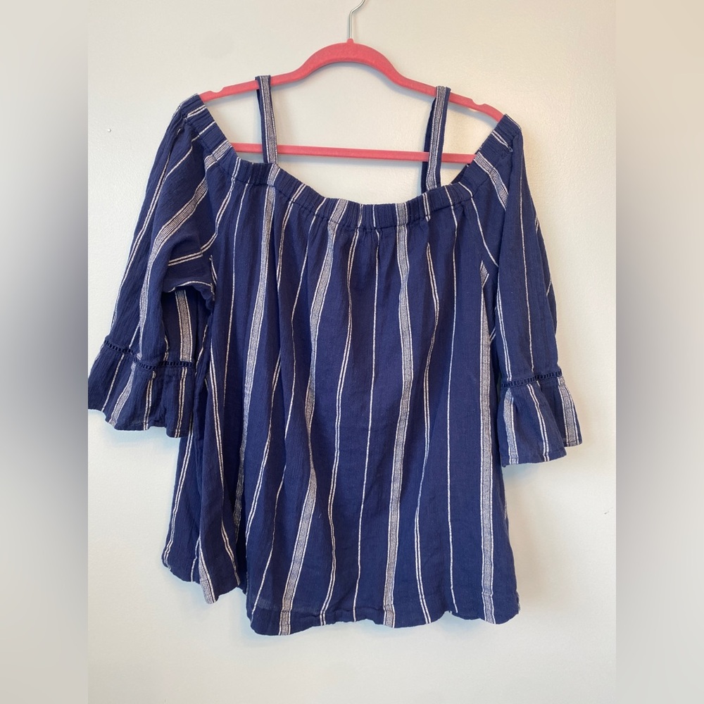 SONOMA women’s cold shoulder top